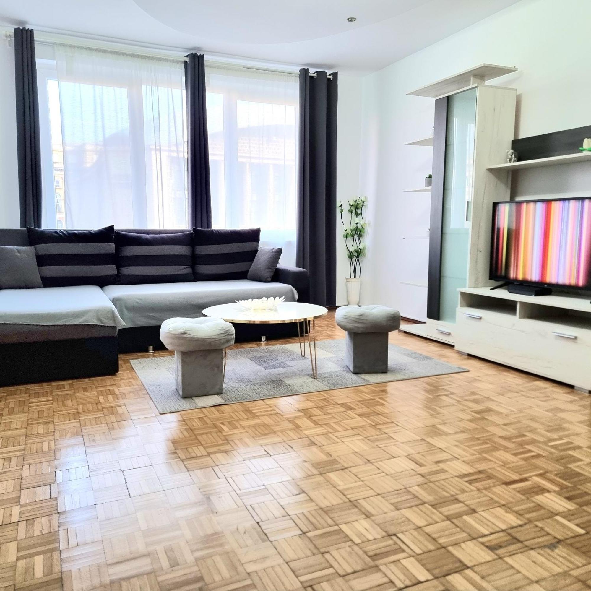Chic Comfort 1Bdr With Landmark View - Concerthall Bucharest Exterior photo